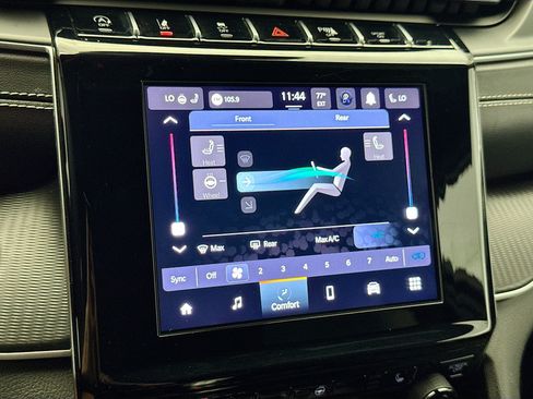 Used 2023 Jeep Grand Cherokee L Laredo RWD image 12