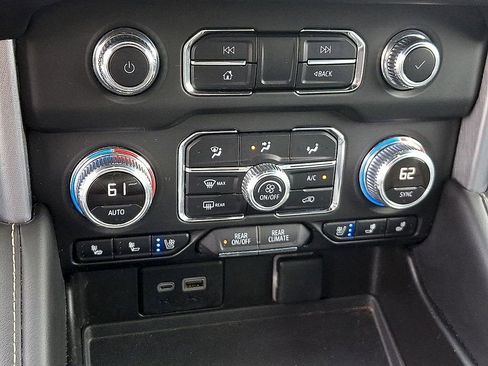 Used 2023 GMC Yukon SLT image 15