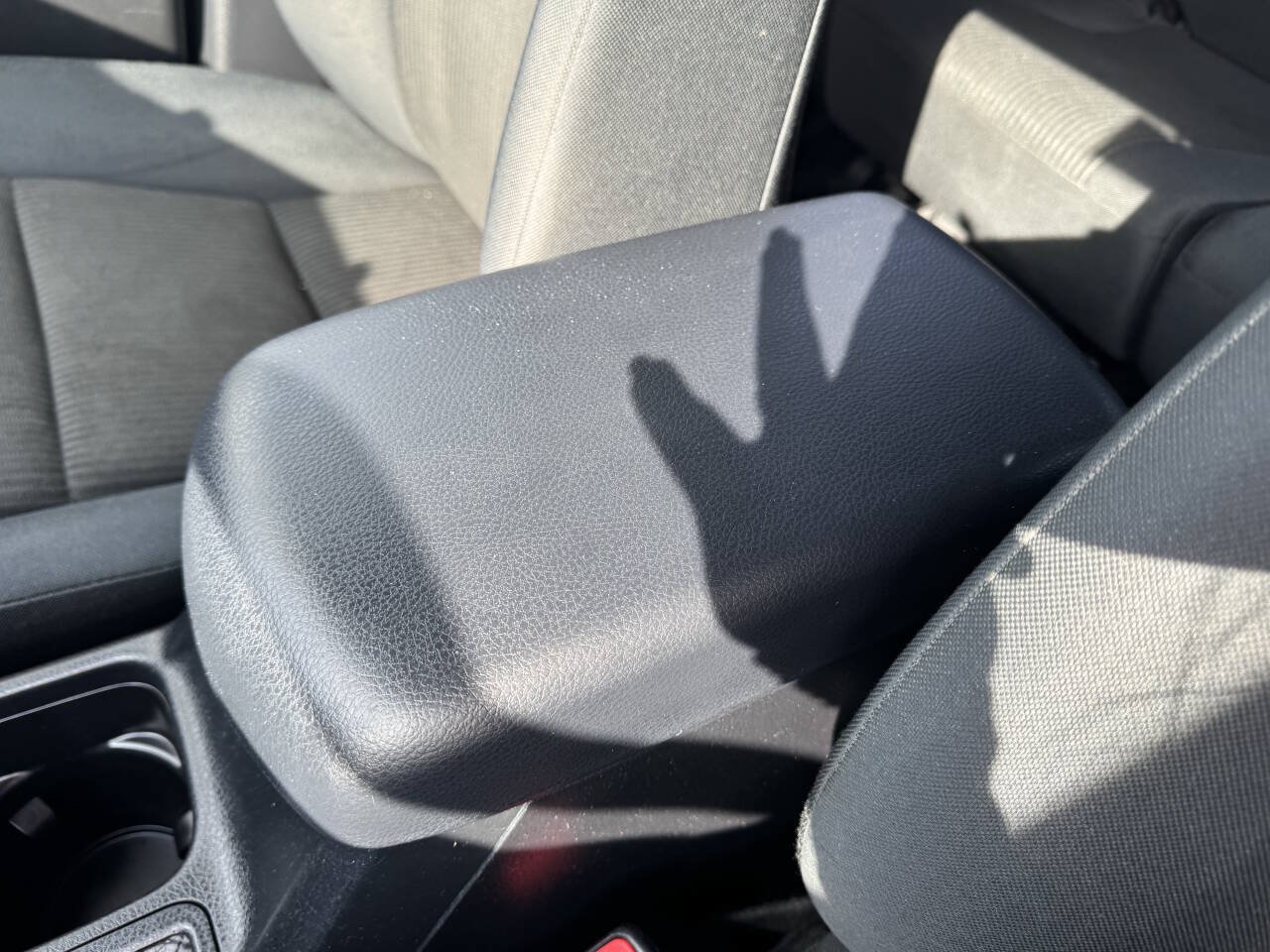 Used 2016 Toyota RAV4 LE AWD/4WD image 23