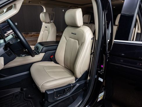 Used 2024 Ford Expedition Max Platinum image 30