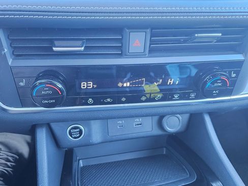 Used 2023 Nissan Rogue SV w/ SV Premium B Package image 28