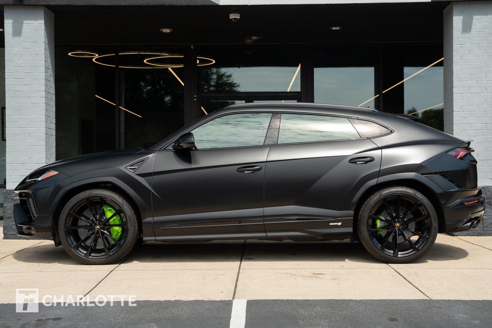 Used 2023 Lamborghini Urus S AWD/4WD image 1