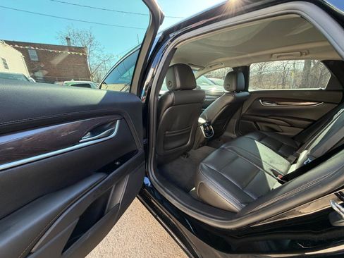 Used 2015 Cadillac XTS Luxury image 25