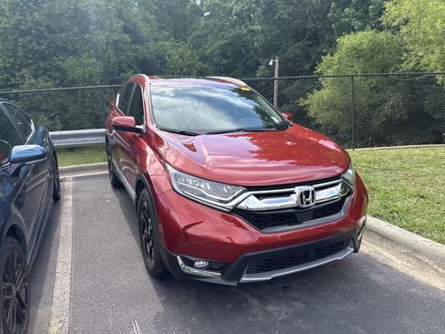 Used 2019 Honda CR-V Touring image 3