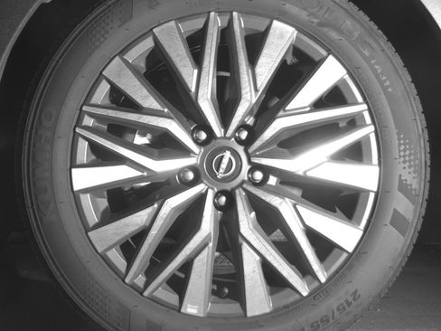 Used 2025 Nissan Altima 2.5 SV FWD image 15