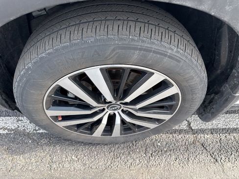 Used 2023 Nissan Pathfinder Platinum image 12