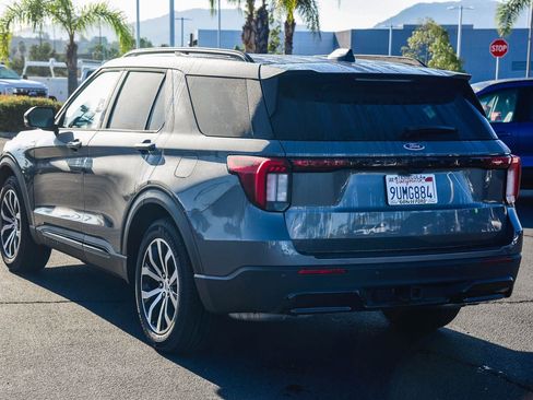 Used 2025 Ford Explorer ST-Line w/ Premium Package image 6