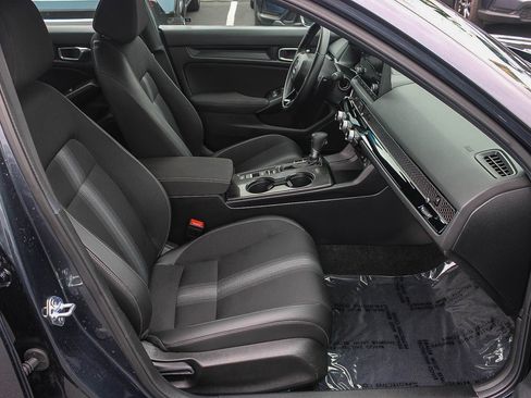 Used 2025 Honda Civic Sport image 17