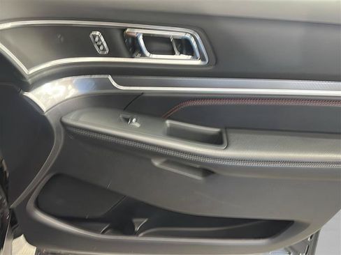 Used 2018 Ford Explorer Sport AWD/4WD image 23