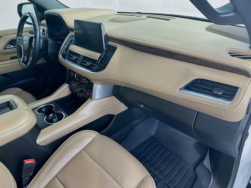 Used 2021 Chevrolet Suburban Premier w/ Premium Package image 32