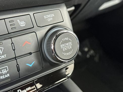 Used 2024 Dodge Durango GT AWD/4WD image 32