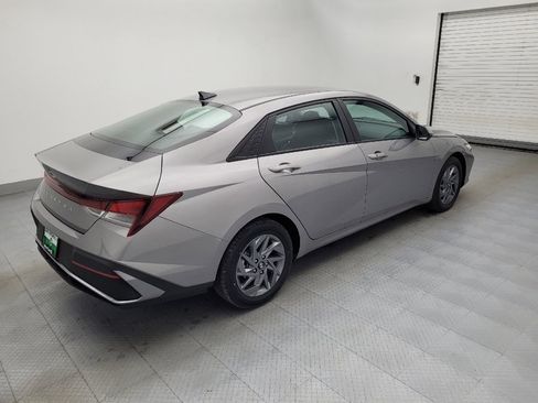 Used 2024 Hyundai Elantra SEL image 10