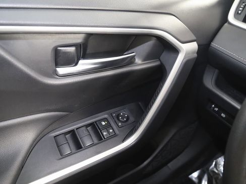 Used 2021 Toyota RAV4 XLE image 28