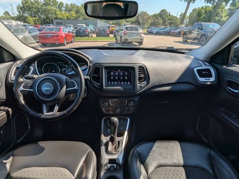 Used 2020 Jeep Compass Latitude w/ Cold Weather Group AWD/4WD image 2