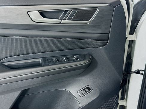 Used 2024 Volkswagen Atlas Cross Sport SE FWD image 17