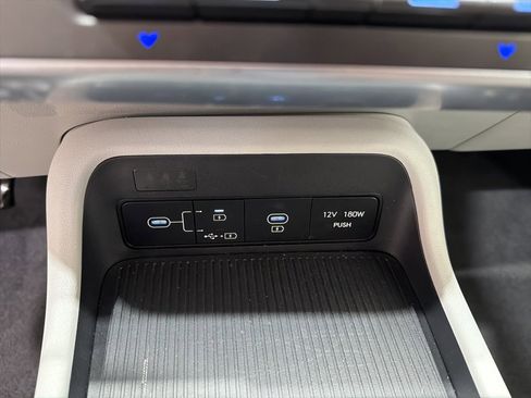 Used 2025 Hyundai Kona SEL image 13