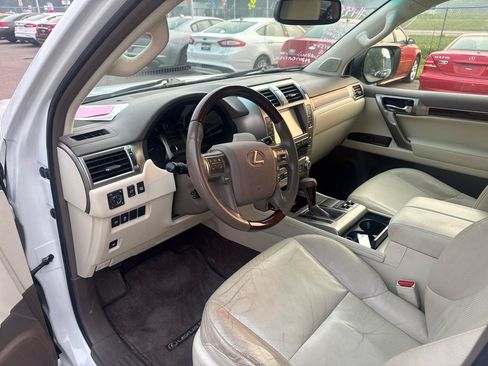 Used 2015 Lexus GX 460 w/ Premium Package AWD/4WD image 9