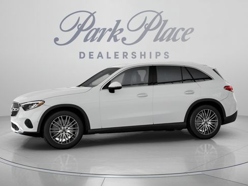 Certified 2026 Mercedes-Benz GLC 300 image 4