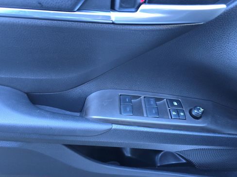 Used 2024 Toyota Camry SE image 8