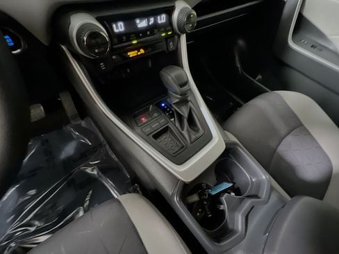 Used 2020 Toyota RAV4 XLE FWD image 25