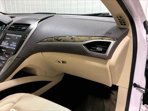 Used 2013 Lincoln MKZ image 16