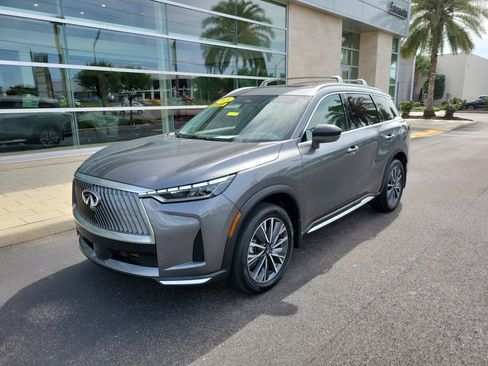 Certified 2026 INFINITI QX60 Luxe w/ Family Package FWD image 8
