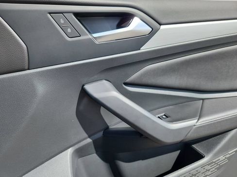 Certified 2025 Volkswagen Jetta Sport FWD image 12