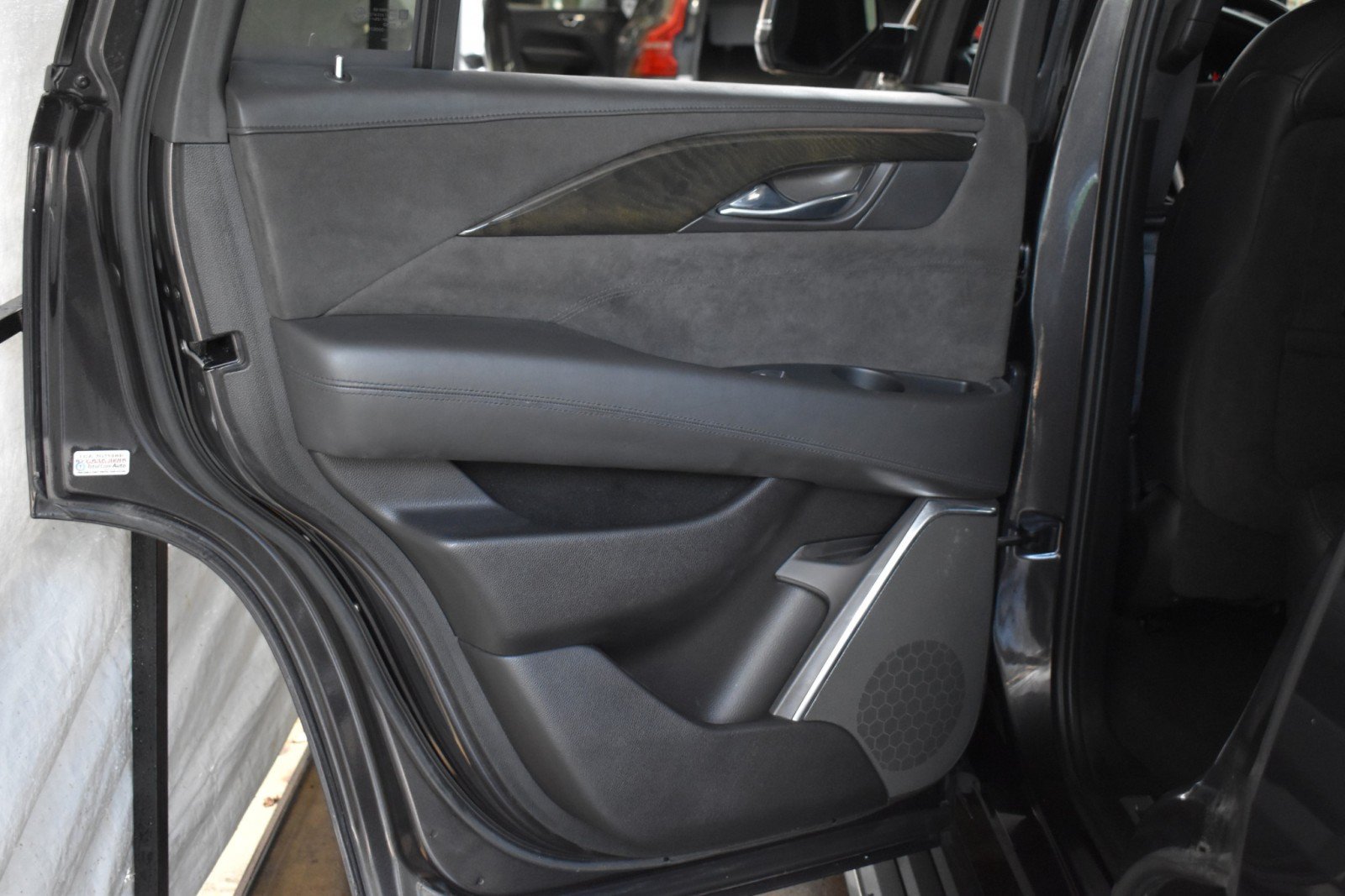 Used 2017 Cadillac Escalade Platinum AWD/4WD image 37