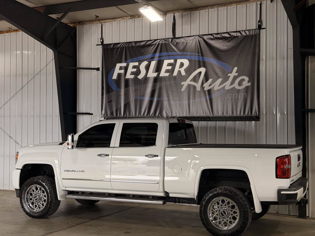 Used 2016 GMC Sierra 2500 Denali w/ Driver Alert Package AWD/4WD image 44