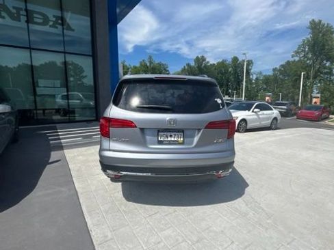Used 2018 Honda Pilot Touring image 5