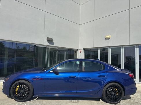 Used 2022 Maserati Ghibli Trofeo image 5