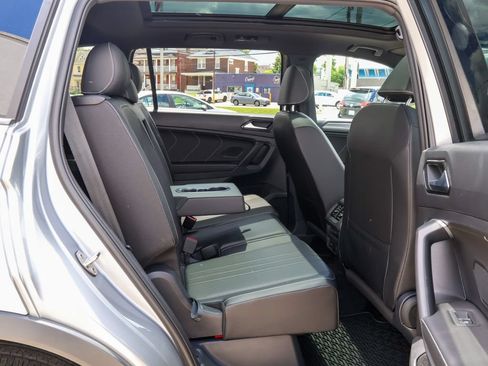 Used 2023 Volkswagen Tiguan SE R-Line FWD image 29