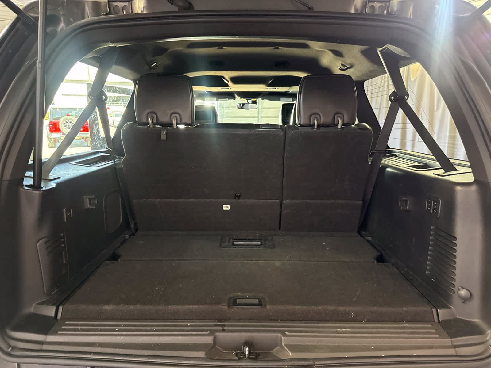 Used 2013 Ford Expedition EL Limited AWD/4WD image 16