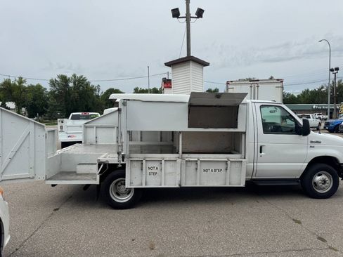 Used 2012 Ford E-450 and Econoline 450 Super Duty RWD image 11