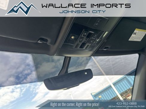 Used 2021 Volkswagen Atlas Cross Sport SE image 18