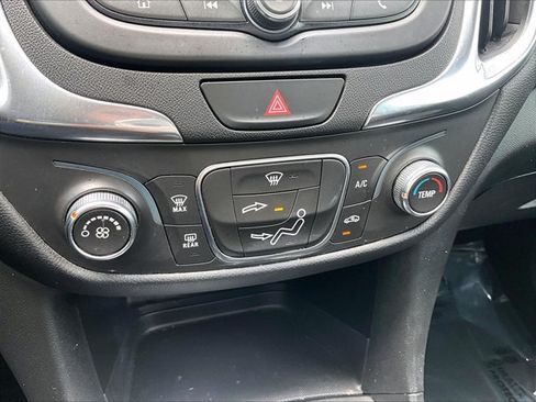 Used 2019 Chevrolet Equinox LT FWD image 24