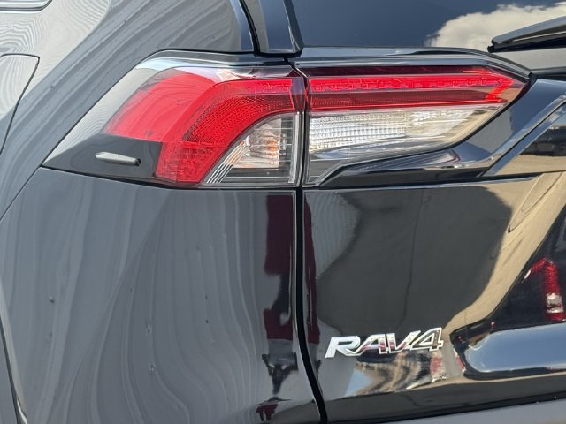 Certified 2025 Toyota RAV4 LE AWD/4WD image 6