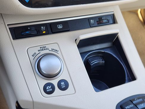 Used 2015 Lexus ES 300h image 22