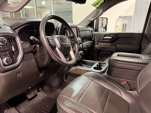 Used 2021 GMC Sierra 2500 Denali w/ Denali Ultimate Package image 9