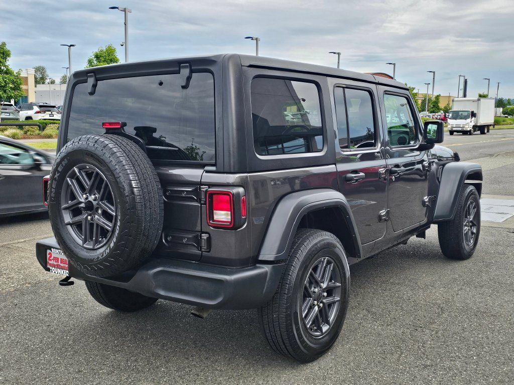 Used 2024 Jeep Wrangler Unlimited Sport AWD/4WD image 5