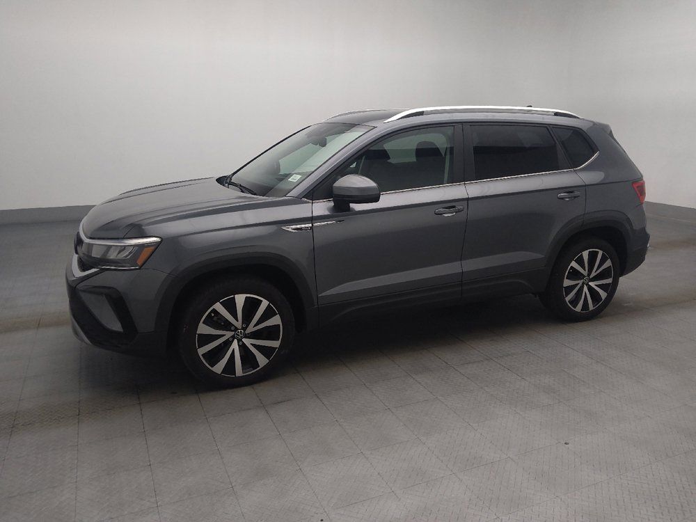 Used 2023 Volkswagen Taos SE FWD image 2