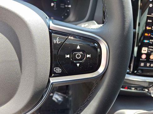Certified 2025 Volvo S60 T8 Plus AWD/4WD image 23