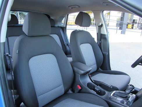 Used 2019 Hyundai Kona SE AWD/4WD image 32