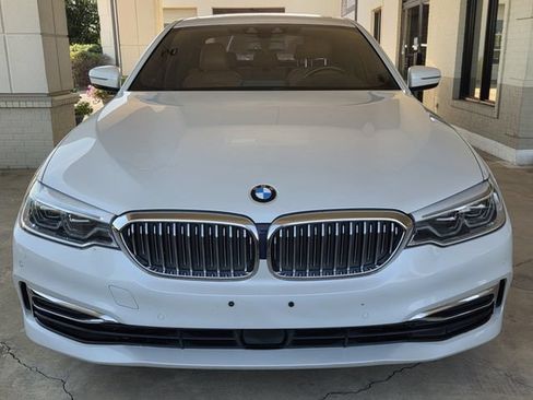 Used 2019 BMW 540i w/ Executive Package RWD image 2