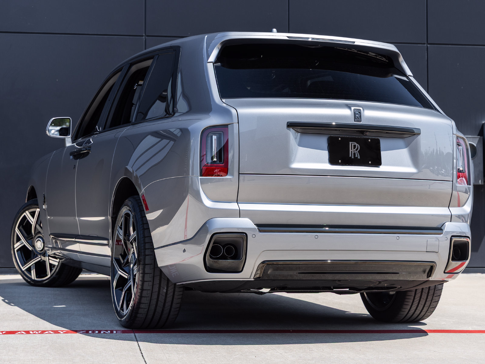 New 2027 Rolls-Royce Cullinan Black Badge AWD/4WD image 9