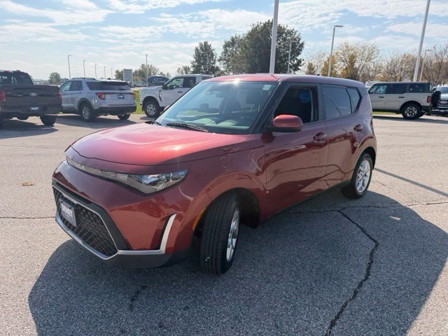 Used 2024 Kia Soul LX w/ Option Group 015 FWD image 3