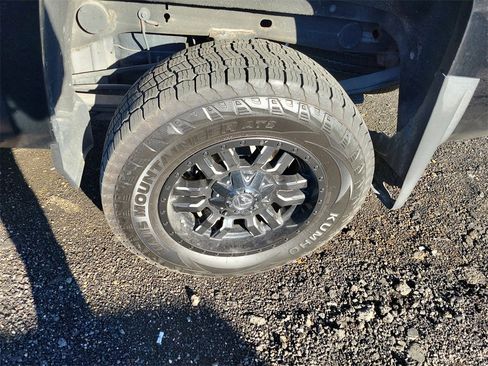 Used 2018 Chevrolet Silverado 1500 High Country image 5