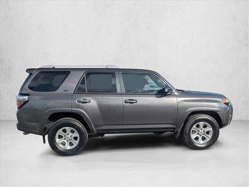 Used 2016 Toyota 4Runner SR5 image 4