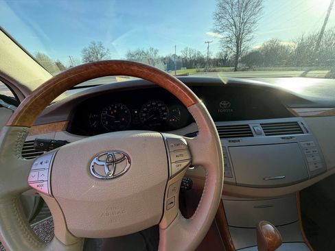 Used 2007 Toyota Avalon Limited FWD image 11