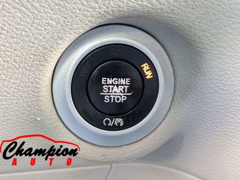 Used 2021 Chrysler Voyager Lxi image 31